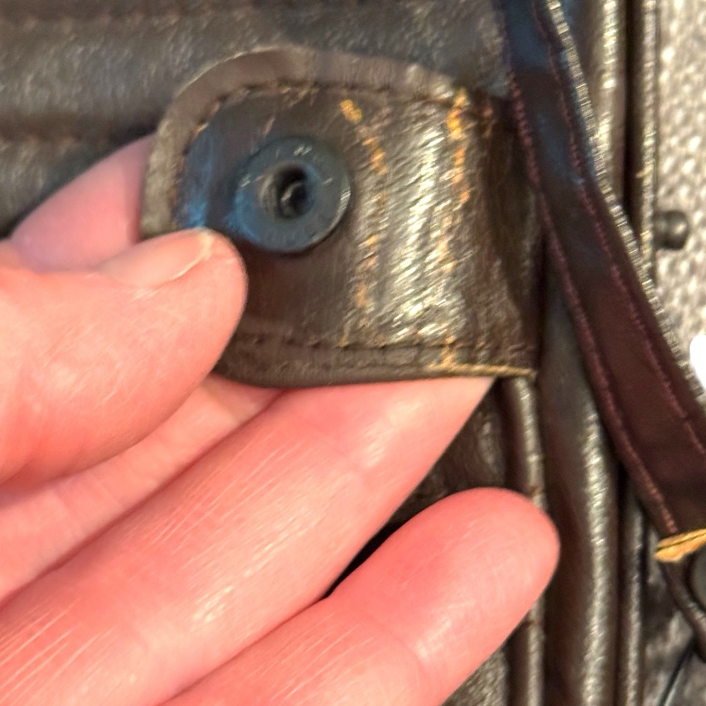 Vintage 1970s Brown Leather fancy shoulder bag - Picture 6 of 8